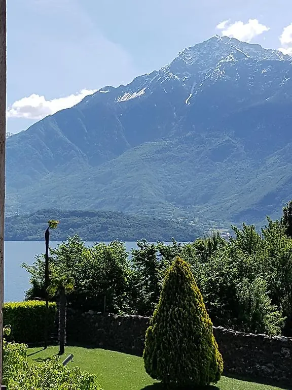 B&B La Ca De La Fra Gravedona Bed & Breakfast